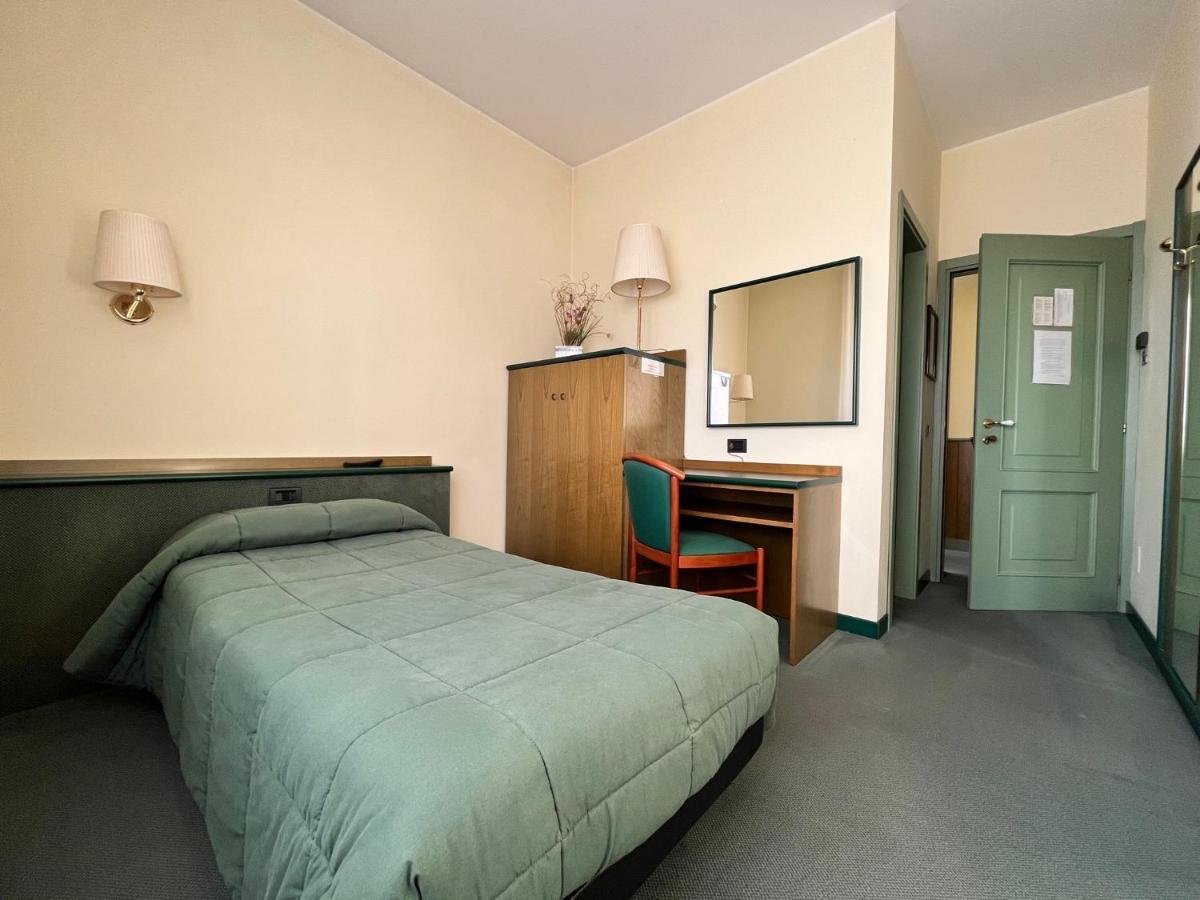 Hotel La Goletta بيناسكو المظهر الخارجي الصورة