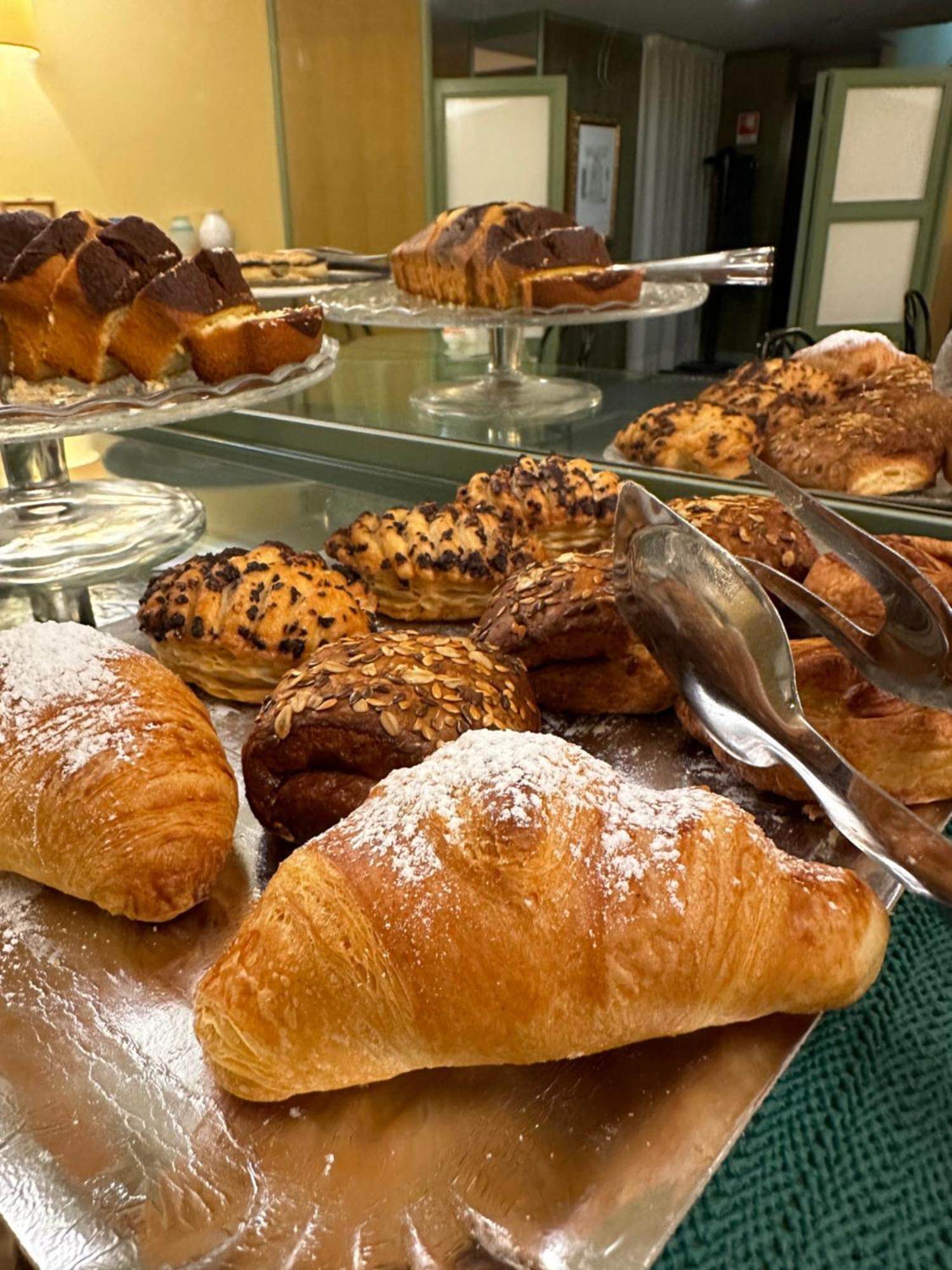 Hotel La Goletta بيناسكو المظهر الخارجي الصورة
