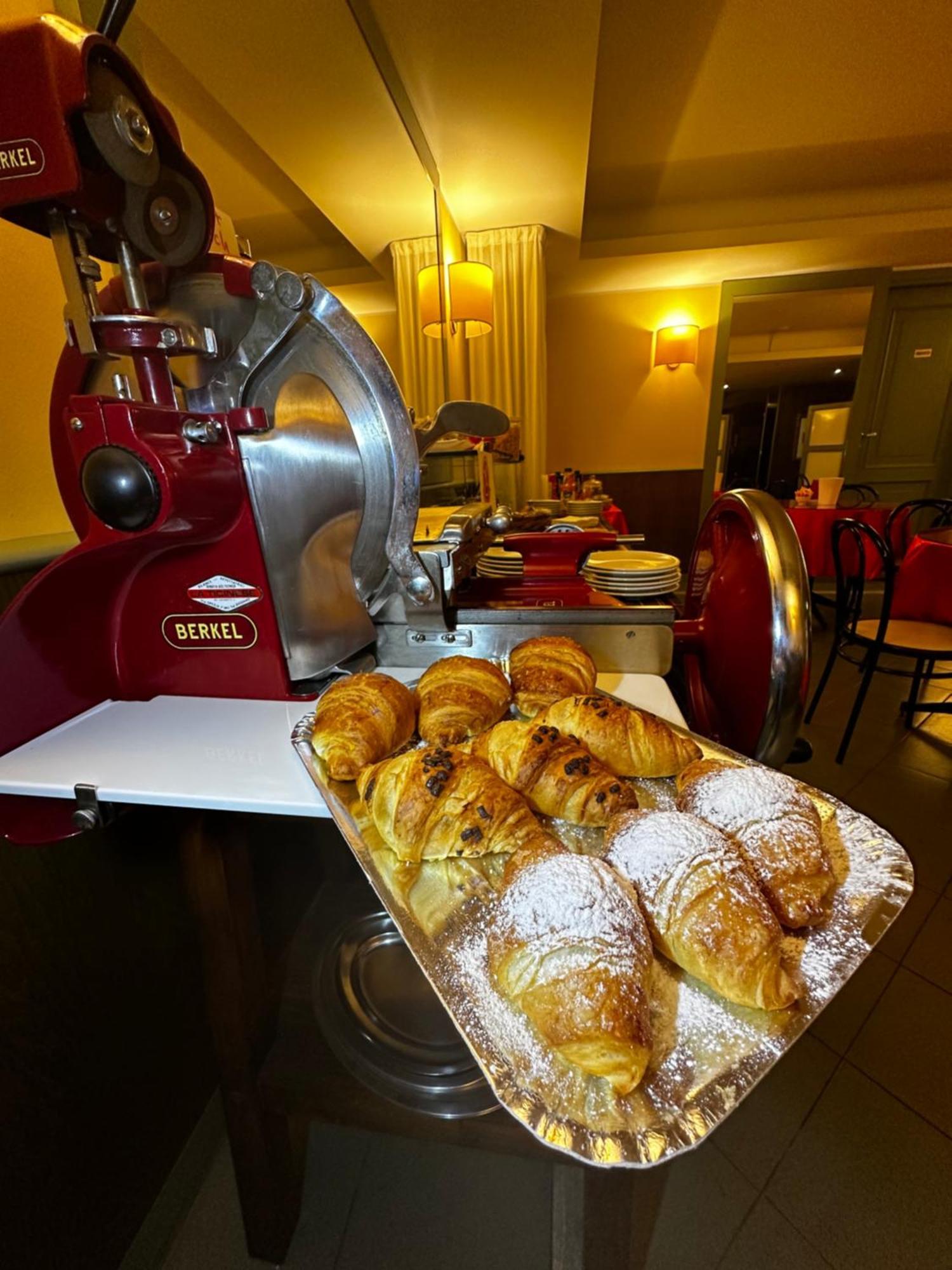 Hotel La Goletta بيناسكو المظهر الخارجي الصورة